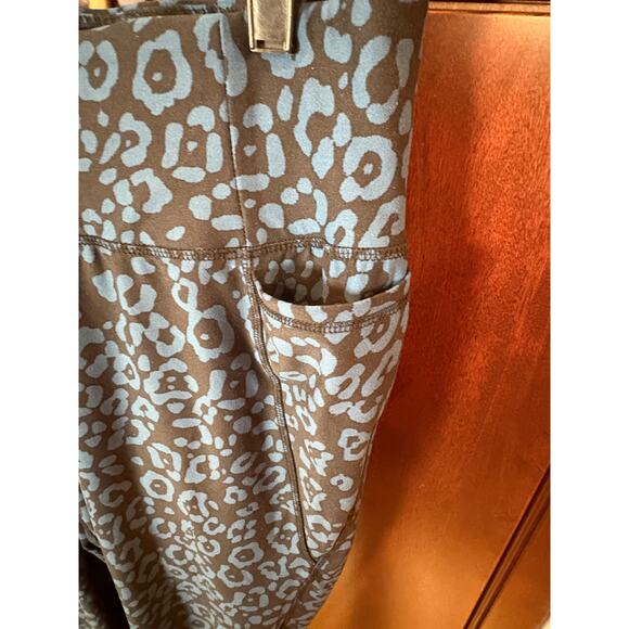 Livi Women's Black Teal Animal Print Leggings Size 18/20 - Picture 5 of 13